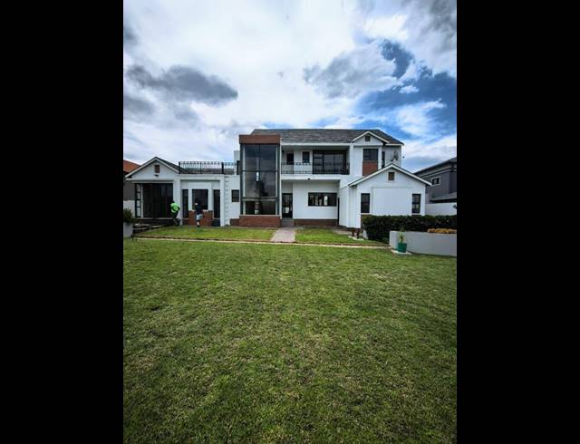 5 BEDROOM HOUSE FOR SALE IN BLUE VALLEY GOLF ESTATE
